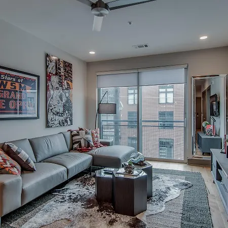 The Houston Flat - Monthly Furnished Rental! By Stay Local Nashville